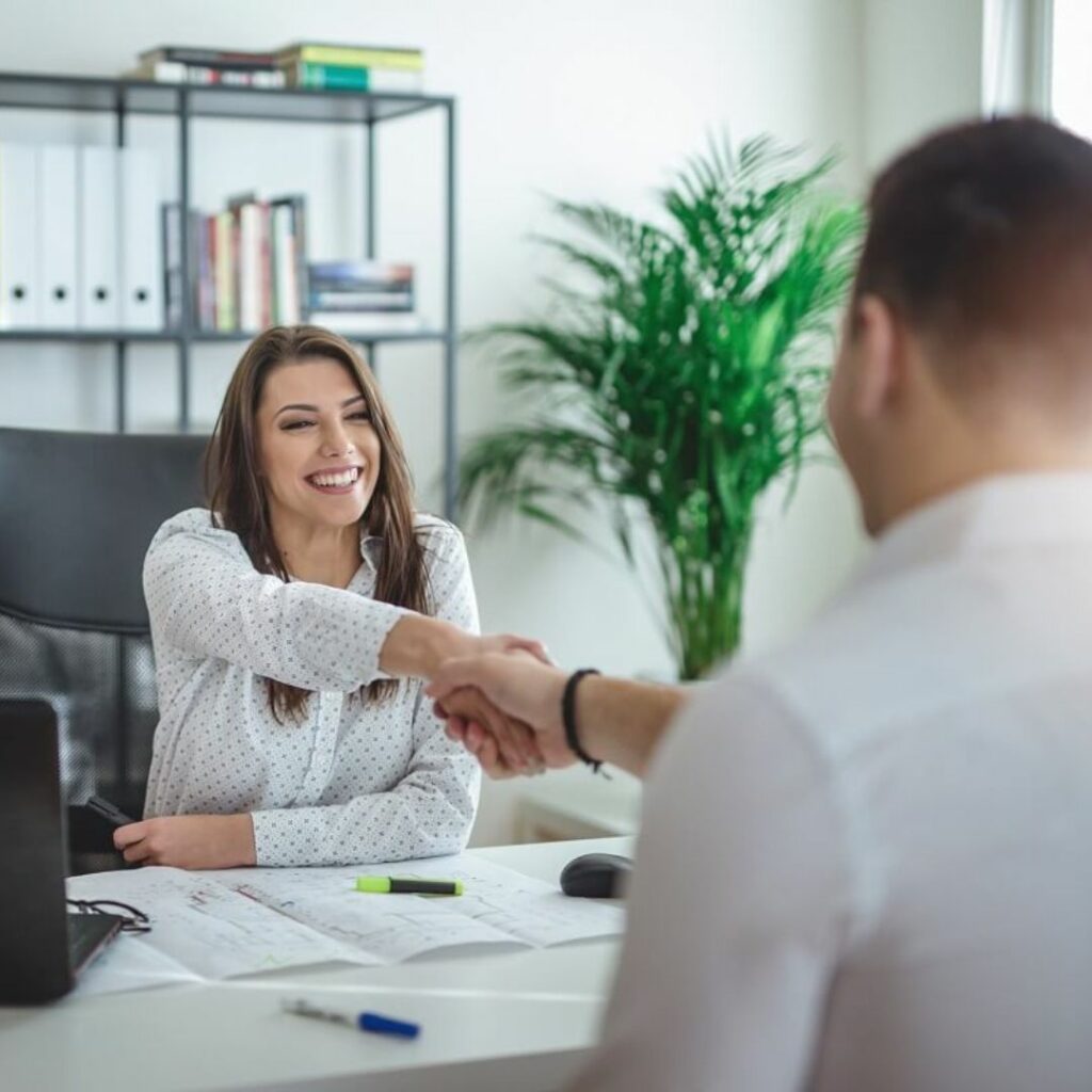 emploi chargé des ressources humaines